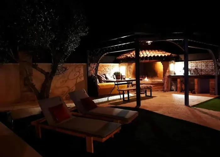 Stalla * Kaštel Stari