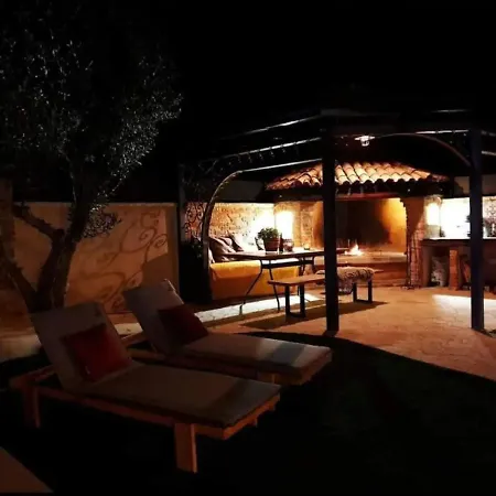 Stalla * Kastel Stari